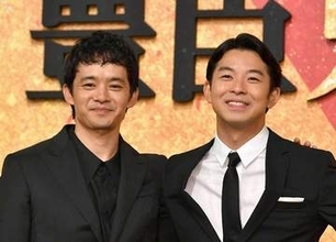 「高虎デカッ」画面はみ出そう！【豊臣兄弟】父が名投手の高虎俳優が生出演→ネット騒然「ワイプ美しすぎて」「バチイケ」