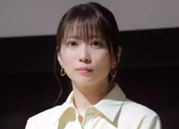 山に、そばに、花火も！志田未来が日焼け対策万全で夏満喫　ファン「可愛すぎて凝視できひん」