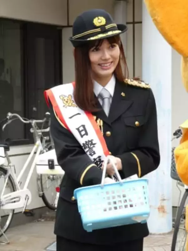 谷尻萌「誰もが闇バイトに加担してしまう可能性ある」一日警察署長を務め注意を呼びかけ