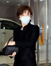 元大関若嶋津さん葬儀　榊原郁恵も参列　妻みづえさんと「フレッシュ三人娘」アイドル同期