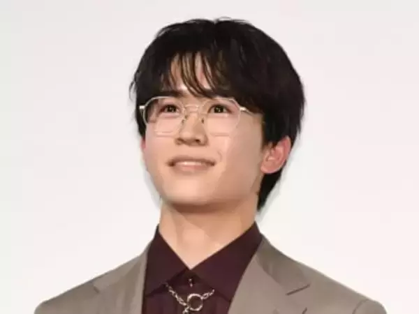 鈴木福　プライベートショットが大反響「めっちゃ大人に」「メガネ姿が超絶可愛い」