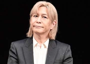 小室哲哉　ANAビジネスクラスで渡欧　広々個室感、豪華機内食もお似合い「お食事姿も可愛らしくて素敵」の声