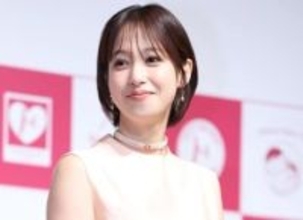 「女神様降臨」鷲見玲奈ロングヘアから「すこーしだけ髪を切って」新スタイルに「旦那羨ましい」「ショートもロングも似合う」