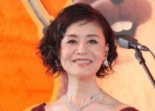 「旦那様に寄り添ってめちゃくちゃ可愛い」「ゴージャスな二人」大地真央　夫婦でヨット船上ランチ「なんと豪華な休日」と話題に