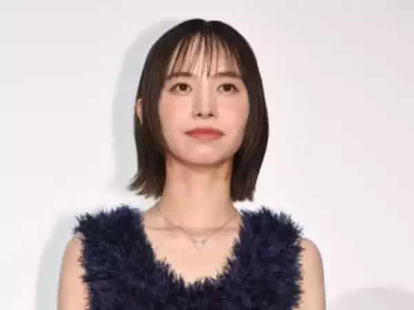 「たまらん」「凄いな」井桁弘恵　雰囲気一変の凄いドレス姿にファン大興奮「美シルエット！」「ドキドキ」
