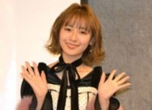 浅川梨奈　波瑠の結婚発表に「すてきすぎて、変な声が出た」フェイクマミーで共演