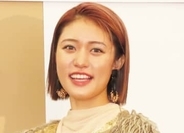 王林「馬コス」で圧巻のボディコン披露「スタイルよすぎ」ファン歓喜「可愛すぎてたまらない」