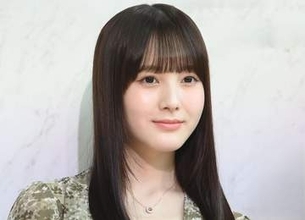 本田紗来「メガネ似合いすぎ」「知的な女性」　雰囲気ガラリ！カメラ目線バッチリの最新姿披露