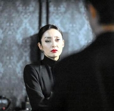 えっ最悪事態　VIVANT　次回予告　ハン女史が野崎を尋問→後方モニタにまさか人物の写真　真の狙いが決定的　実父ではなかったか