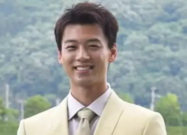 「肌着イン！イン！イン！」「だっさカワ♥」勝男、寝起きの肌着インにSNS沸騰「この姿で家に居てくれたら家事頑張れる」「癒しでしかない」