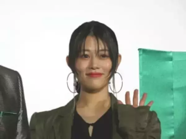 高畑充希　第1子出産後初の公の場　細身の黒ドレスで現れ笑顔　出産発表から1カ月で