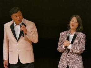 橋幸夫さん一周忌　妻・真由美さん「橋は幸せな人生を歩んだ」特別公演で幸夫さん衣装を仕立て直したピンクジャケットも