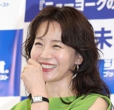 「めちゃ綺麗になってる！」話題の元エース女子アナ　久々イベント　TVで見せない凄いスカートに驚き　横の布ない？どうなってるの？　米移住の大橋アナ