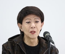 パーキンソン病公表の美川憲一が会見　ゆっくりとした足取りも語り口調はいつも通り、体重10キロ減で回復度は「60％」