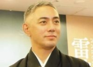 市川團十郎　48歳の誕生日を子供たちが祝福「涙」→窓に飾り付けられた感動の言葉、「麗禾ちゃんも勸玄君も本当に良い子に育っていますね」の声