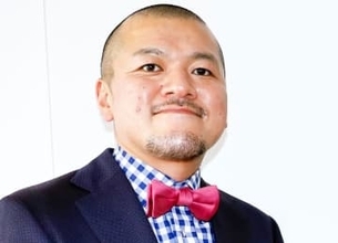 カミナリ・まなぶ、昨年8月のアキレス腱断裂は「井戸田の呪い」だった…詳細を報告しスタジオ爆笑