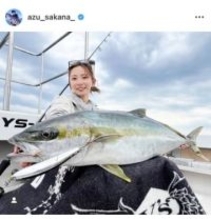 「高速道路の真ん中にシカがいて避けきれず衝突」交通事故の女性タレントが報告　顔にも怪我、車大破の写真とともに「命を落としてもおかしくない事故だった」