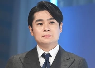 ノブコブ吉村「どうしても休むことができず」期日前投票してまで出た仕事衣装にファン衝撃「これは休めない」「もはや神々しい」