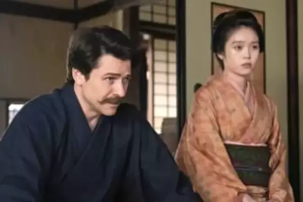 「ベッドの端に長い黒髪の人が」ヘブン役俳優が明かす【ばけばけ】体験「金縛り、あります」役にも生かされてた！