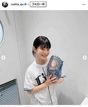 「投球フォームがめちゃ綺麗」と騒然　始球式降臨の大ブレーク女優　ワインドアップが美しすぎて「完璧」「可愛さの極限値」「ハマスタにも来て」　誰に習った？
