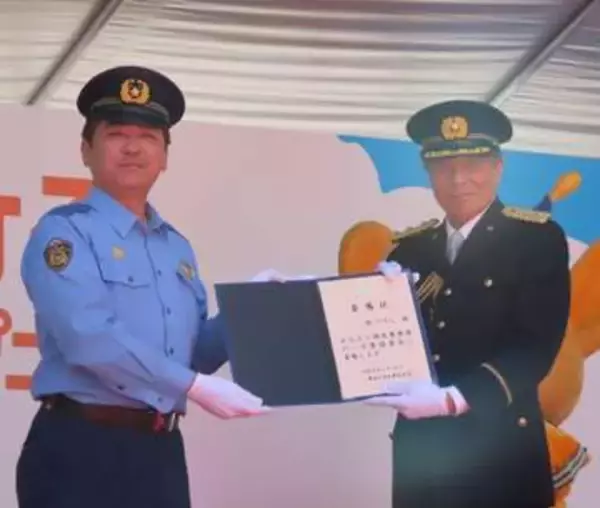 えっ、そうなの？！舘ひろし一日警察署長で仰天告白「僕、乗れないんですよ」　映画「免許返納！？」主演も自身の返納は「まだ、大丈夫と思っています」
