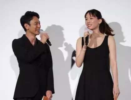 綾瀬はるか「天然」爆裂「えっと…何でしたっけ？」質問をド忘れし会場笑顔