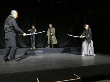 ええっ71歳？！スーパー戦隊「初代ブラック」俳優　イケオジがすぎるっ　面影そのまま現役ばりばりアクション披露