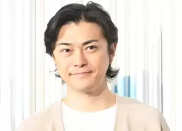 考察が大混乱「身代金は誘拐です」突然ケーキ屋に現れた黒幕俳優に騒然「怪しすぎる」「チョイ役なわけが」「相関図いない」　本当に「前髪クネ男」イジりに出て来ただけか？