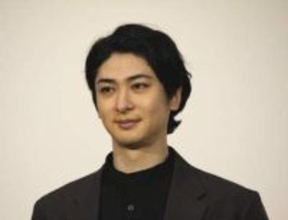 まるで白い巨塔…「風、薫る」で廊下キッチキチの外科教授の総回診　華丸も「総回診、白い巨塔で始まったと思ったら」【ネタバレ】