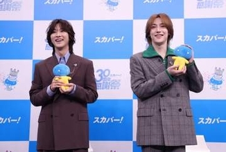ROIROM、待機時間にアドリブで報道陣に撮影タイム！　連続で決めポーズ　沖縄出身の浜川路己「最近湯船に入るようになりました」