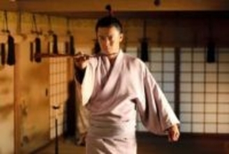 あれっ？「そう言えば不在」「なぜ出ない？」　【豊臣兄弟】信長「人間五十年」敦盛舞って桶狭間場面に、あっ→いまだ登場しない人物が話題「気になる」　早世説の見方も