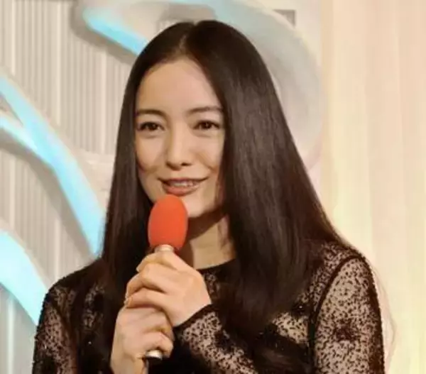 アフロがトレードマークの人気芸能人、実は「バリッバリ直毛」告白に仲間由紀恵ら「えぇ～っ？！」スタジオ一斉驚き