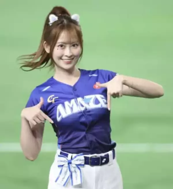 「透明感あふれる美女は誰？」台湾チアにSNS沸く　「この子めちゃくちゃ可愛い！」客室乗務員試験に合格した美女も