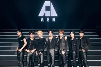 7人組ボーイズグループ・AENが初のショーケースでライブパフォーマンス　冠番組の制作もサプライズ発表