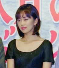 TVから消えた美人女優50歳　福岡での母娘映像に「お母様若々しくて綺麗すぎ」「えっ、お母さん」おいくつ？美貌遺伝が凄すぎる