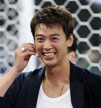 「まだ現地w」「バリかっこよ、格が違う」「デカすぎんか」W杯中継のトップ俳優　ダラス生出演でネット沸く、朝7時に「テンションおかしいw」