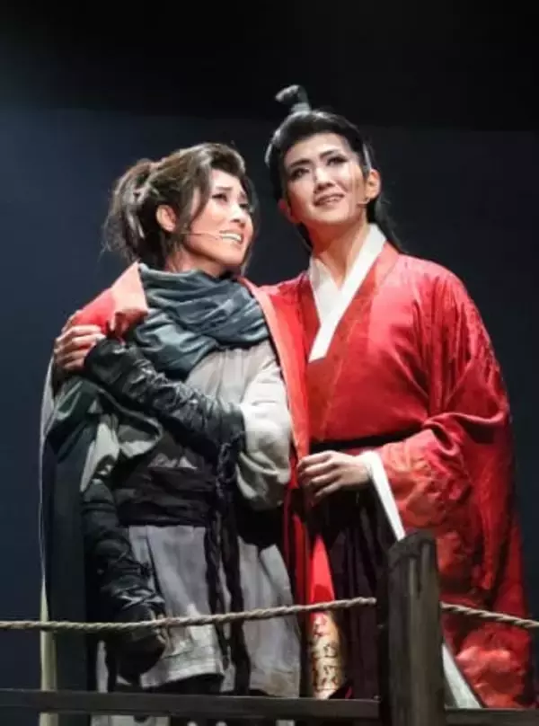 宝塚　礼華はる主演「雨にじむ渤海」月組の芝居力の高さ見せる