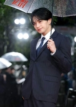 中島健人「光が反射して、カーペットがジュエリーになっていた」　雨天でのレッドカーペットにもケンティー節全開！