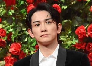 町田啓太「ぽっちゃりしてて可愛い」「眉毛に面影が」幼少期ショットにメロメロ　36歳誕生日に公開