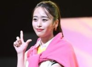 ホントに旦那が撮影！？　近藤千尋、TVとは別人、モデルの本気私服コーデが凄い　これで学校参観来たら…「美しすぎる」「めちゃめちゃ綺麗」「太田さんが撮影したの！？」