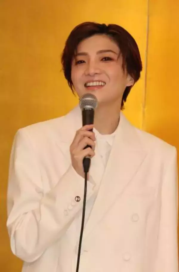 宝塚　月組トップ鳳月杏「20年間、ひたすら目の前のことに向き合ってきた」退団会見で笑顔