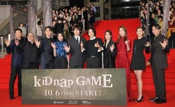 突然、会見にいなかったトップ女優【火9】大型豪華キャストも→チョイ役で大物女優が現れ騒然→秒で黒幕疑惑「絶対犯人」「え、出るんだ」「怪しすぎる」