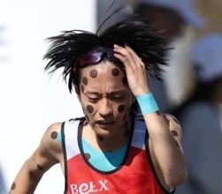 【大阪マラソン】吉田響の全身丸テープに騒然→箱根駅伝俳優も「ZOZOスーツに見えた」SNS上「ダルメシアン」「モーションキャプチャーかと」監督「100枚以上」と説明