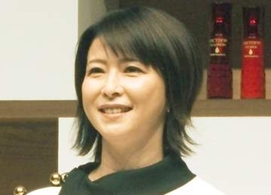 こんな57歳いる？！森高千里ミニスカ＆ニーハイ衣装でステージ「史上最高にお似合い！」「めちゃくちゃ素敵」