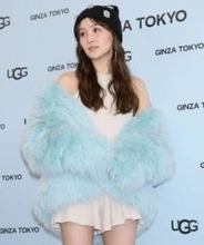 百田夏菜子、爽やかカラー＆肩だしニットで登場　「ホリデーシーズン」意識のコーデ