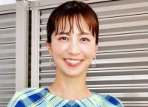 次男も小学校入学の安田美沙子「送迎の間にお仕事」のママコーデが上品＆洗練　ほぼ全身ネイビー、靴も微妙に変えて