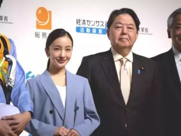 林芳正総務大臣が「ともちん」呼び　板野友美のキリッとした社長姿に「この社長のもとで働きたいですね～」