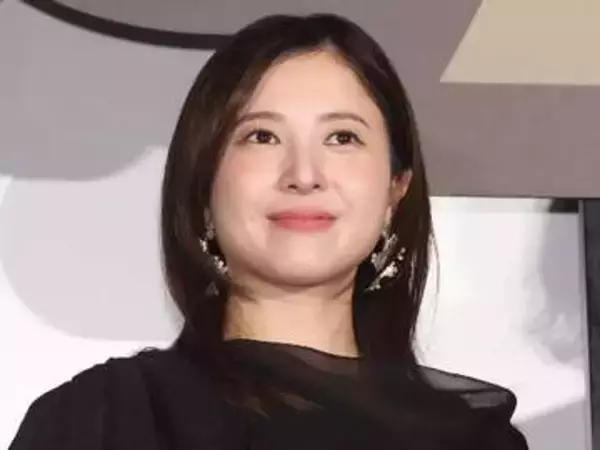すっぴん吉高由里子「タラレバ婆になるまで見守って」9年前ドラマで共演の懐かしい仲間とピース