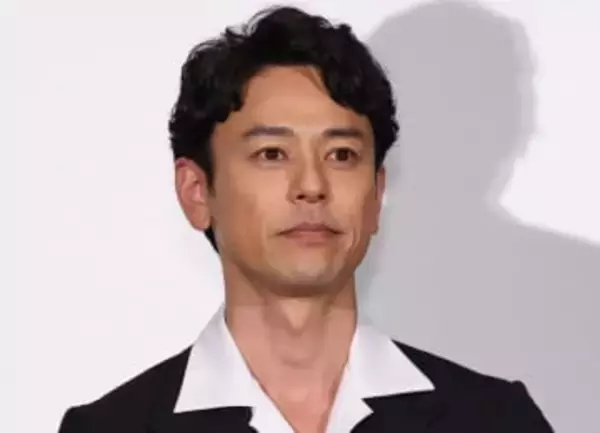 コラボに伏線【日曜劇場】「ロイヤル」の新勝負服に騒然「似」「風」そっくり大喜利始まる「ダサい」レッテルの前話から一新