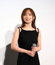 「ノースリーブ」齊藤京子VS「オフショルダー」井桁弘恵　世紀の美肌対決が眼福すぎる
